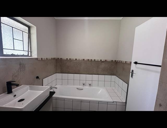 1 BEDROOM FLAT TO LET IN REFILWE
